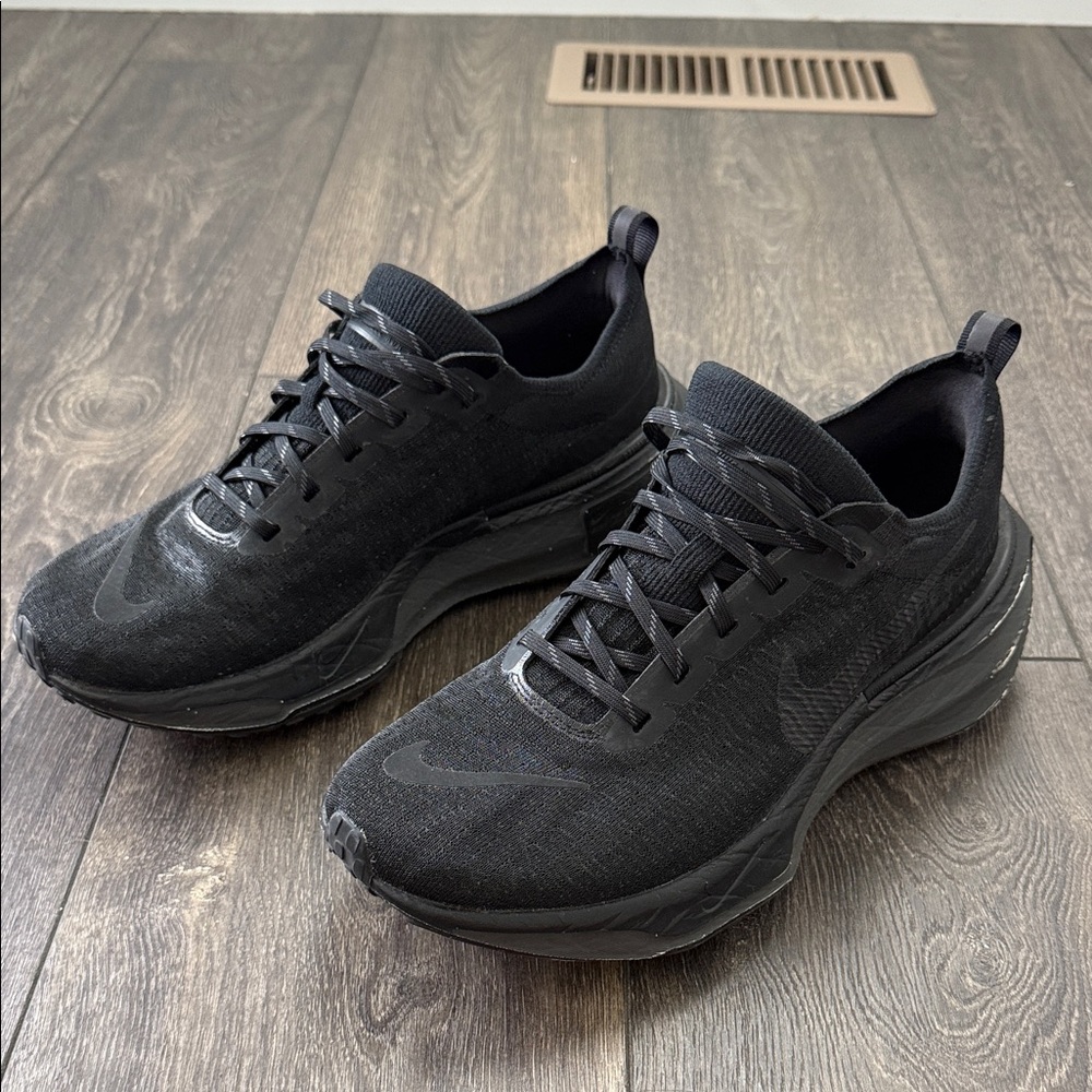 Nike Men's Invincible Run 3 Running Shoes - All Black - Size 11 - Lightly Used